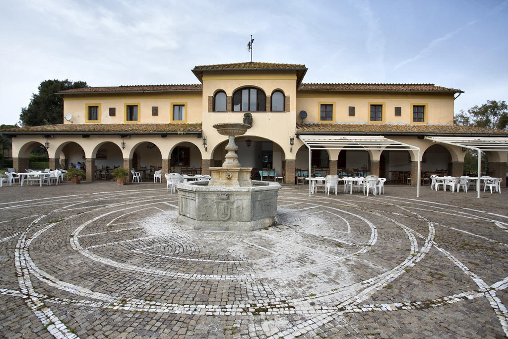 Agriturismo Pian Di Spille - Golf Villa Tarquinia Luaran gambar